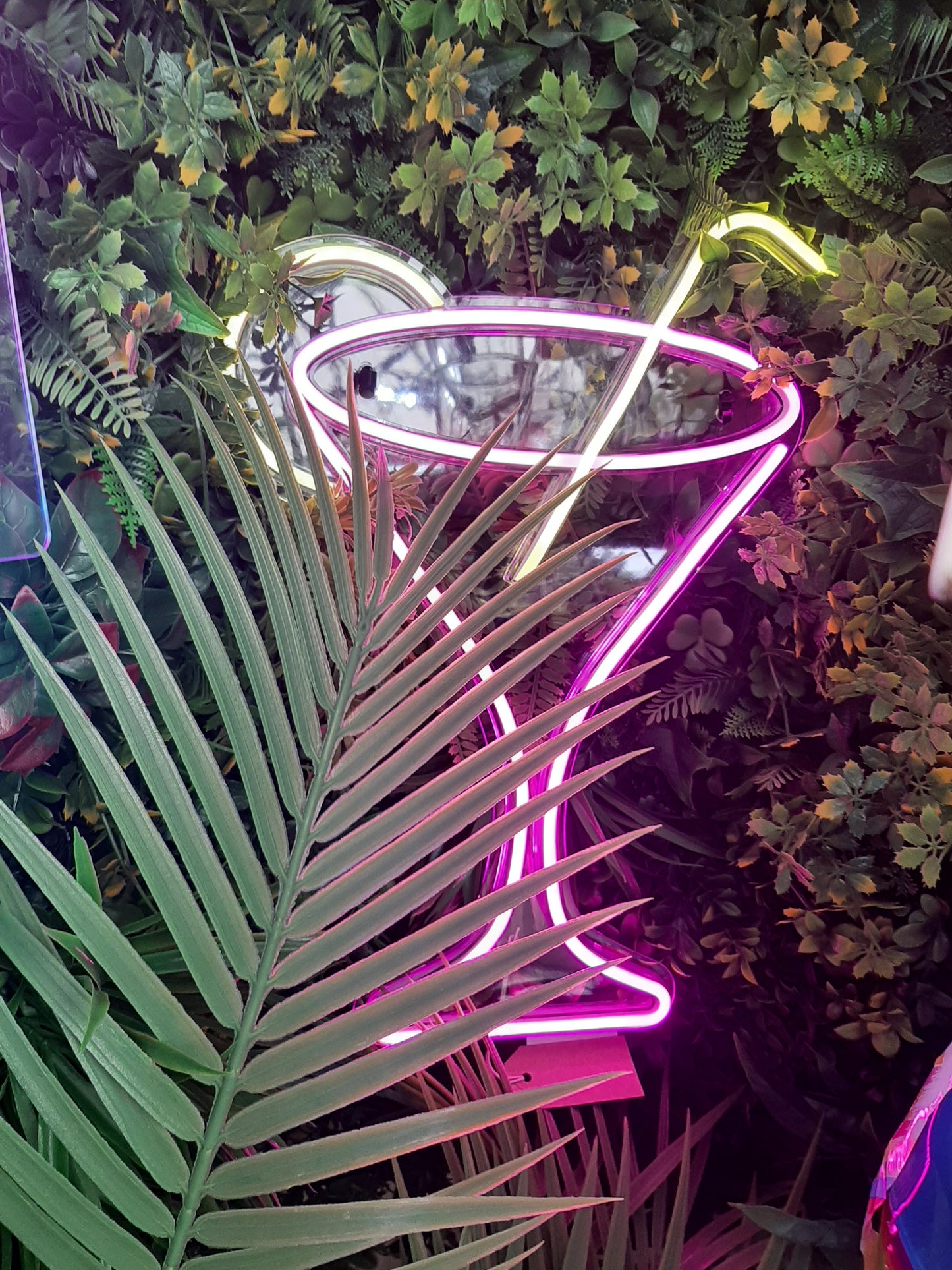 Neon Cocktail Sign